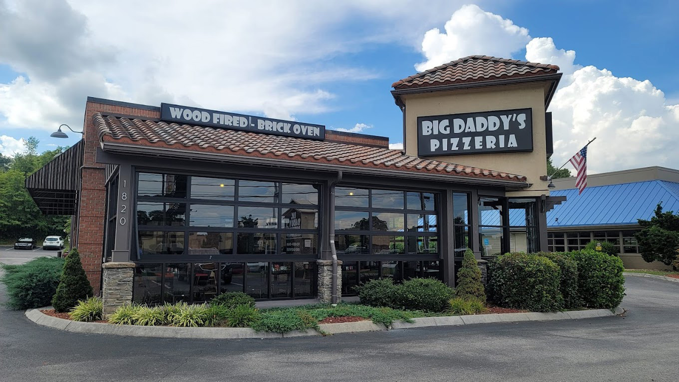 Big Daddy’s Pizzeria where they serve some of the best pizza in Gatlinburg.